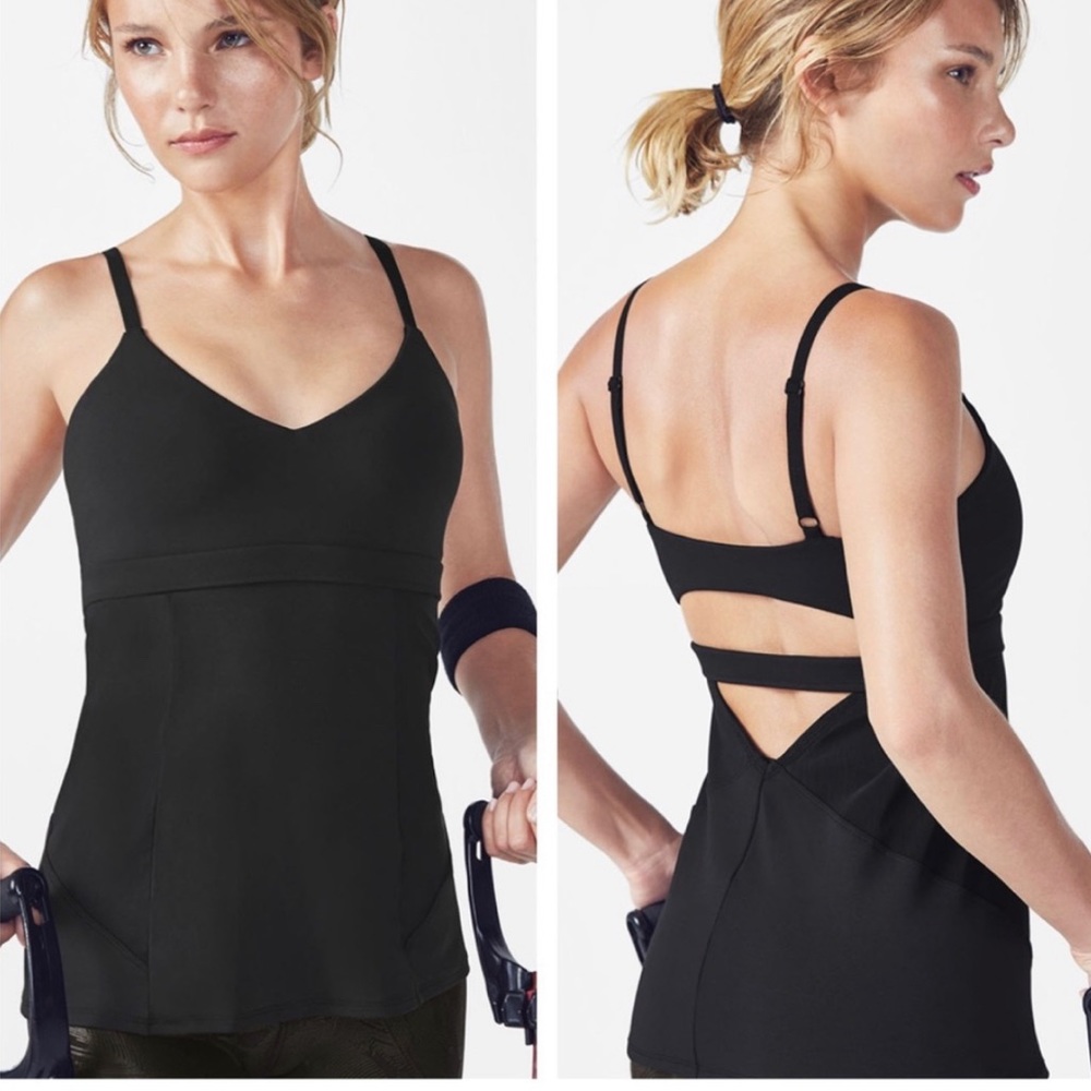 Demi Lovato with fabletics workout tank